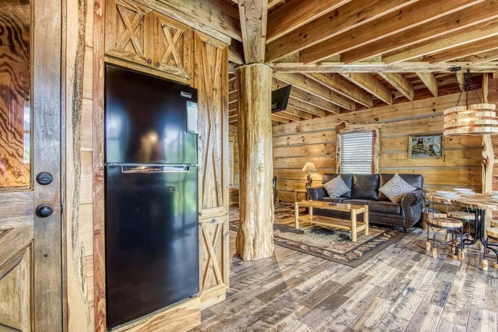 セバービル The Log Castle~Stunning Mountain Views~Hot Tubヴィラ エクステリア 写真