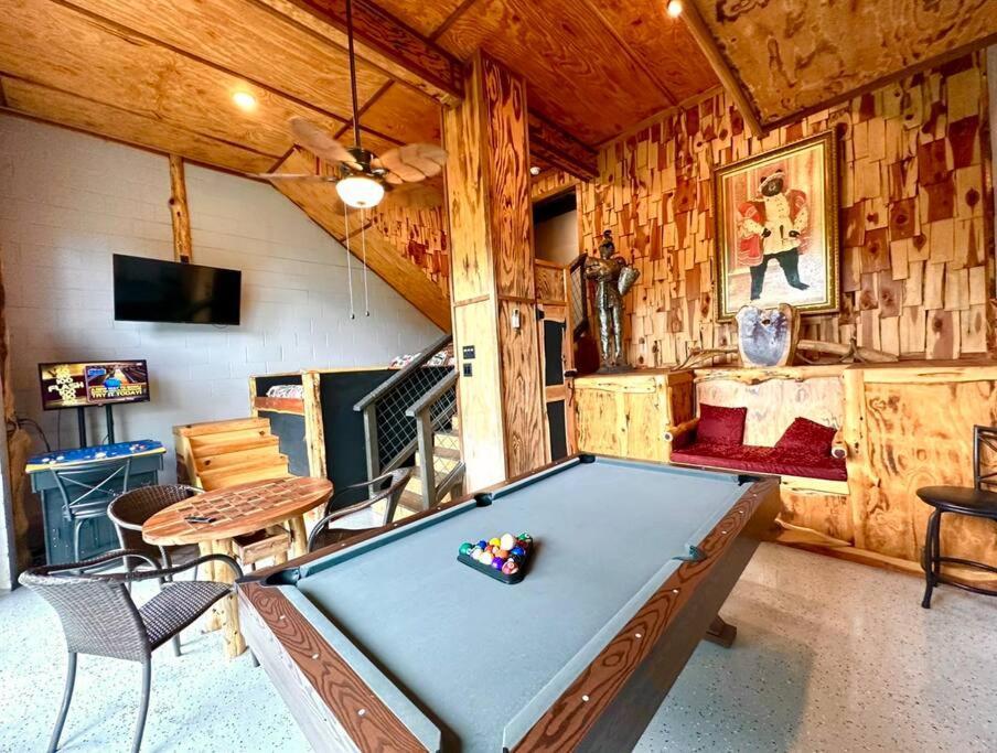 セバービル The Log Castle~Stunning Mountain Views~Hot Tubヴィラ エクステリア 写真